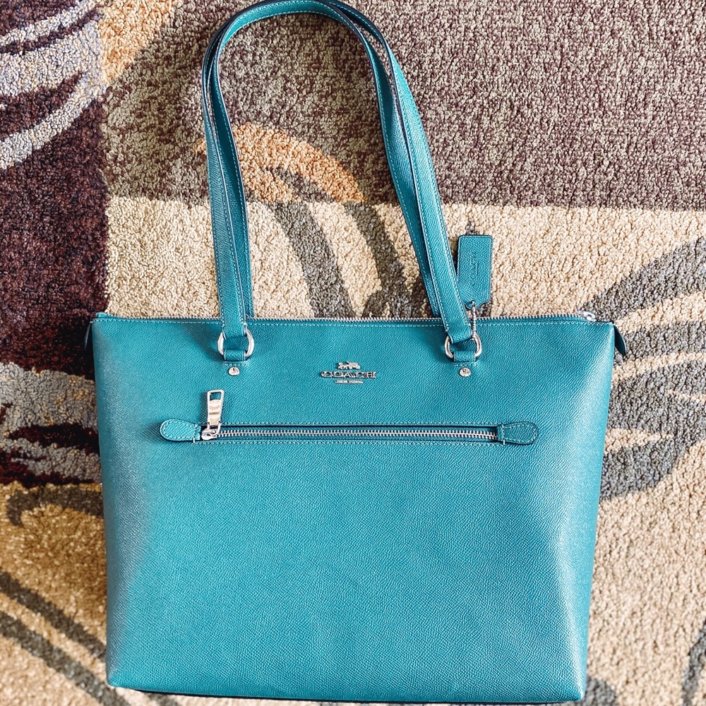 Leather NWT Coach turquoise tote shoulder bag